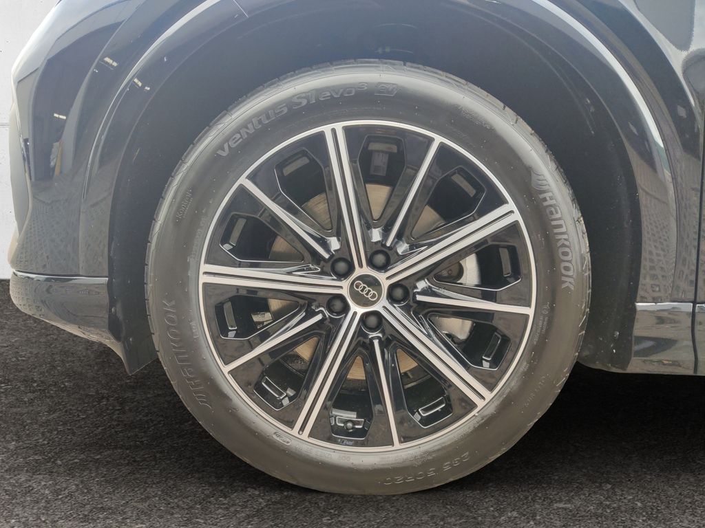 Audi Q4 2025