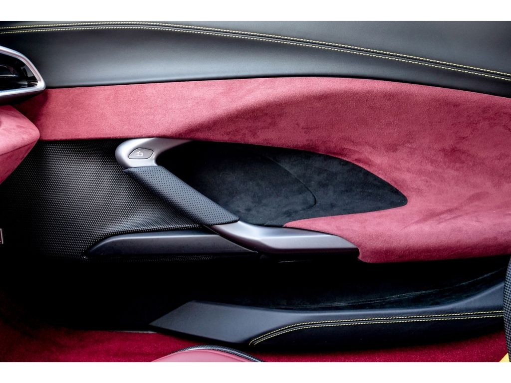 Ferrari 296 GTB 2025