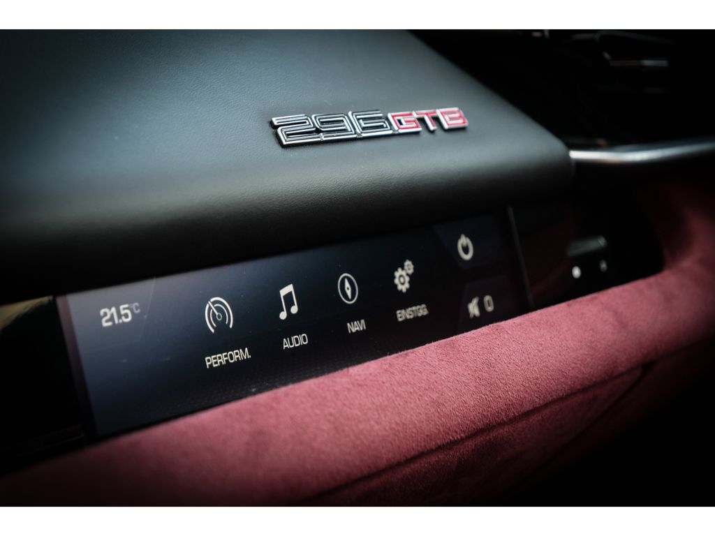 Ferrari 296 GTB 2025