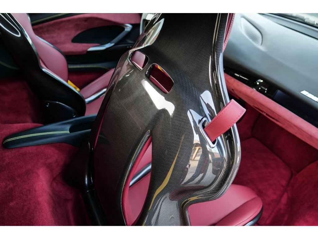 Ferrari 296 GTB 2025