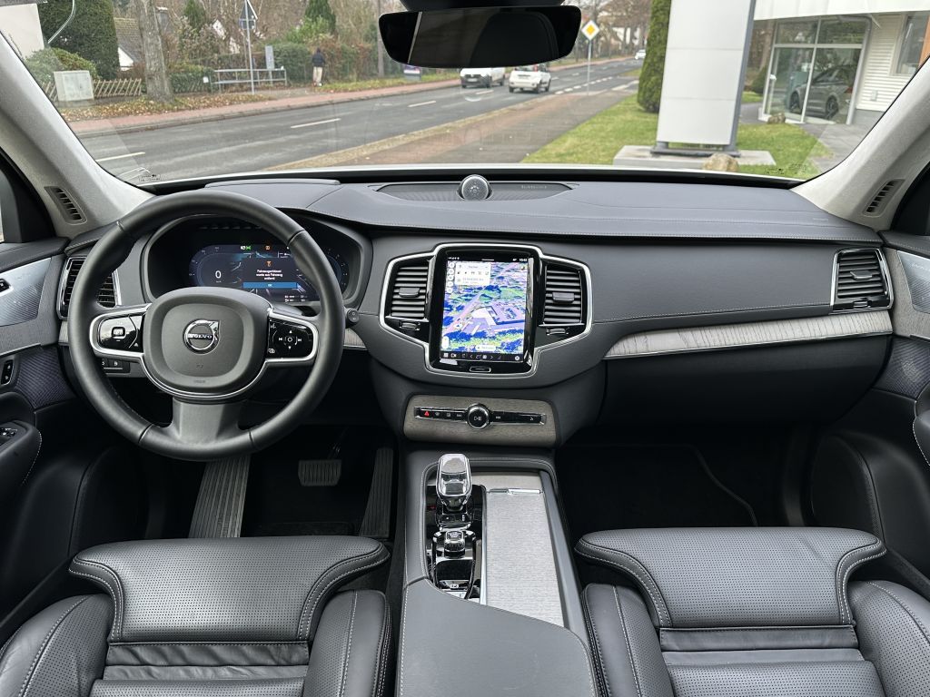 Volvo XC90 2025