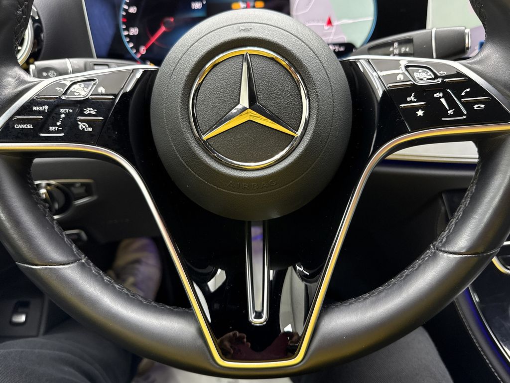 Mercedes-Benz E 300 2022