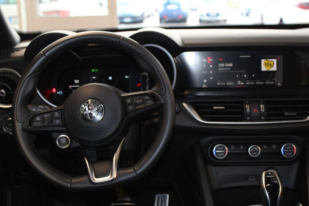 Alfa Romeo Stelvio 2023