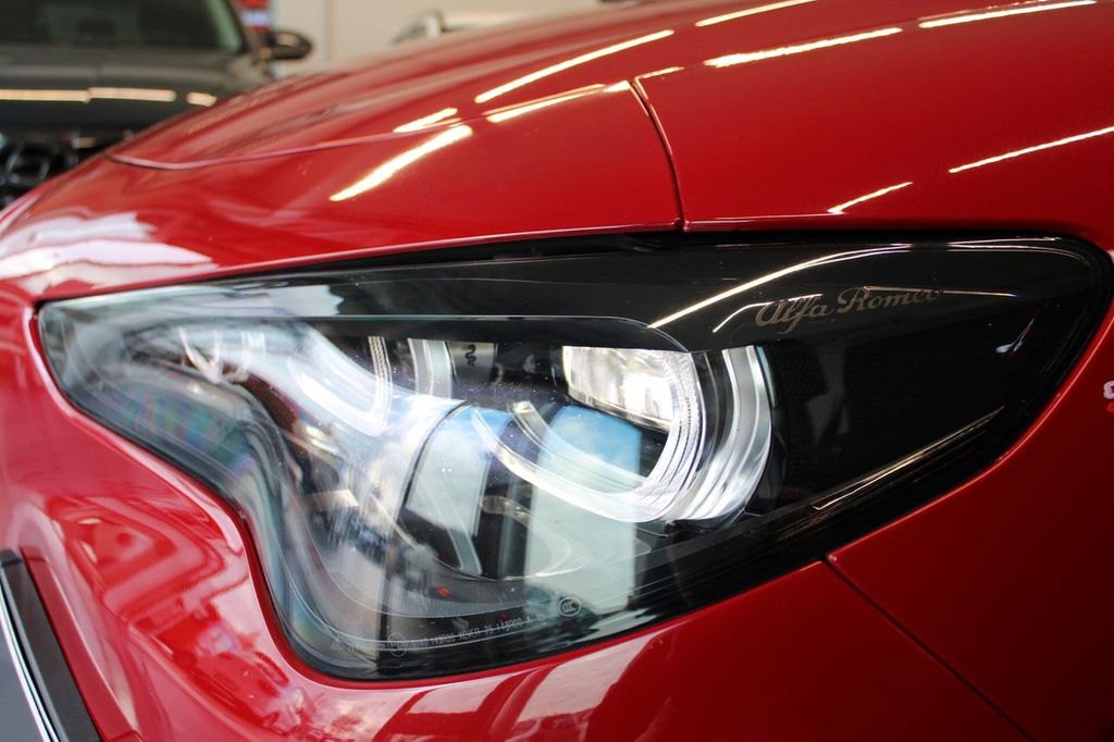 Alfa Romeo Stelvio 2023
