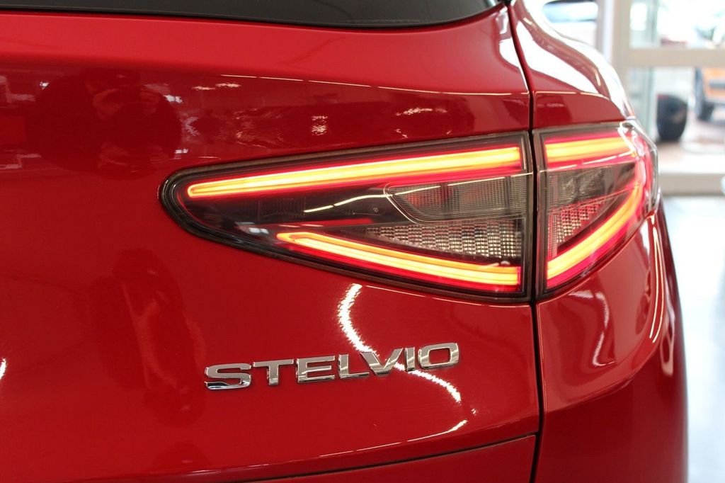 Alfa Romeo Stelvio 2023