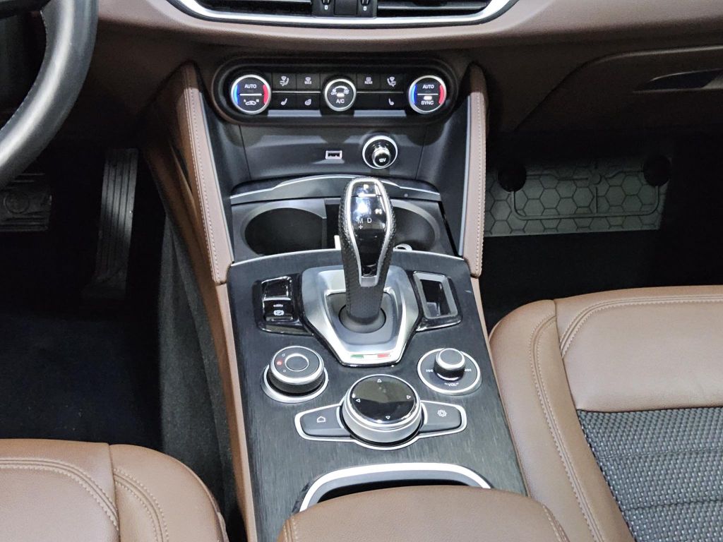 Alfa Romeo Stelvio 2020