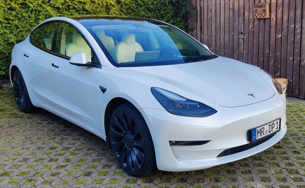 Tesla Model 3 2022