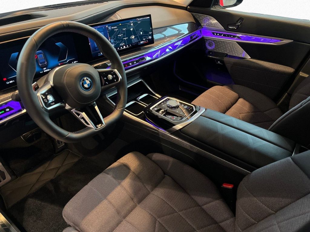 BMW i7 2024