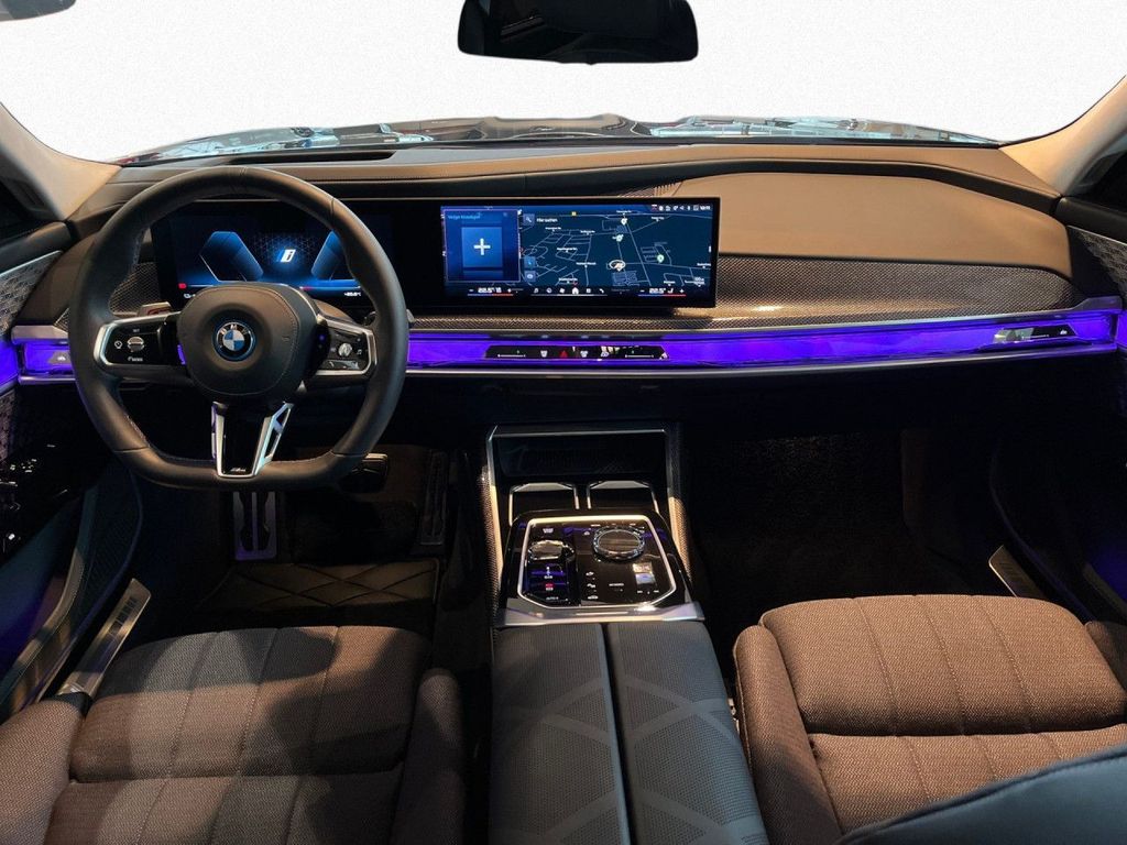 BMW i7 2024