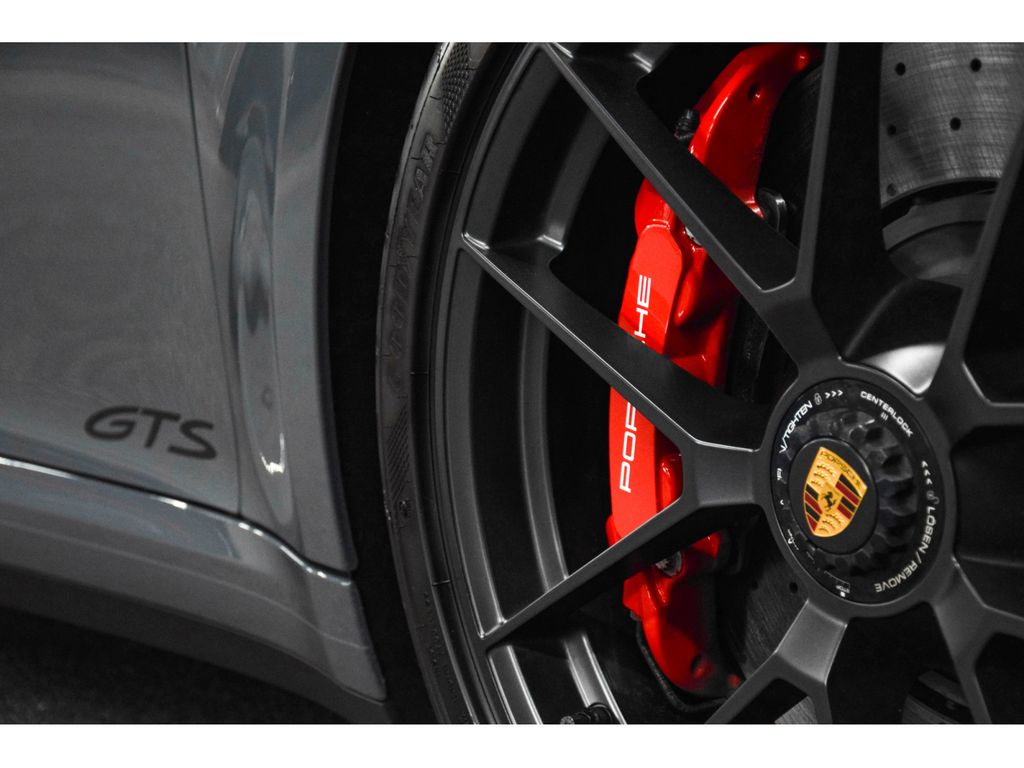 Porsche 992 2025