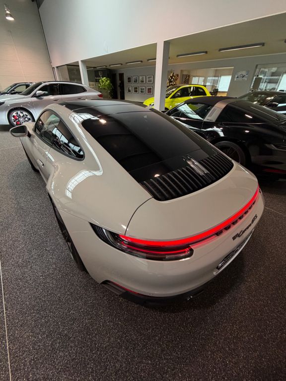 Porsche 992 2024