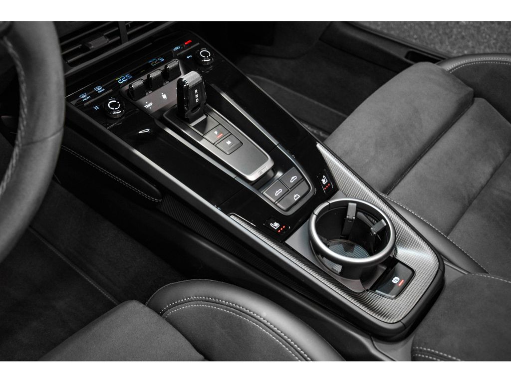 Porsche 992 2025