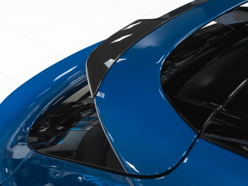 Aston Martin DBX 2024