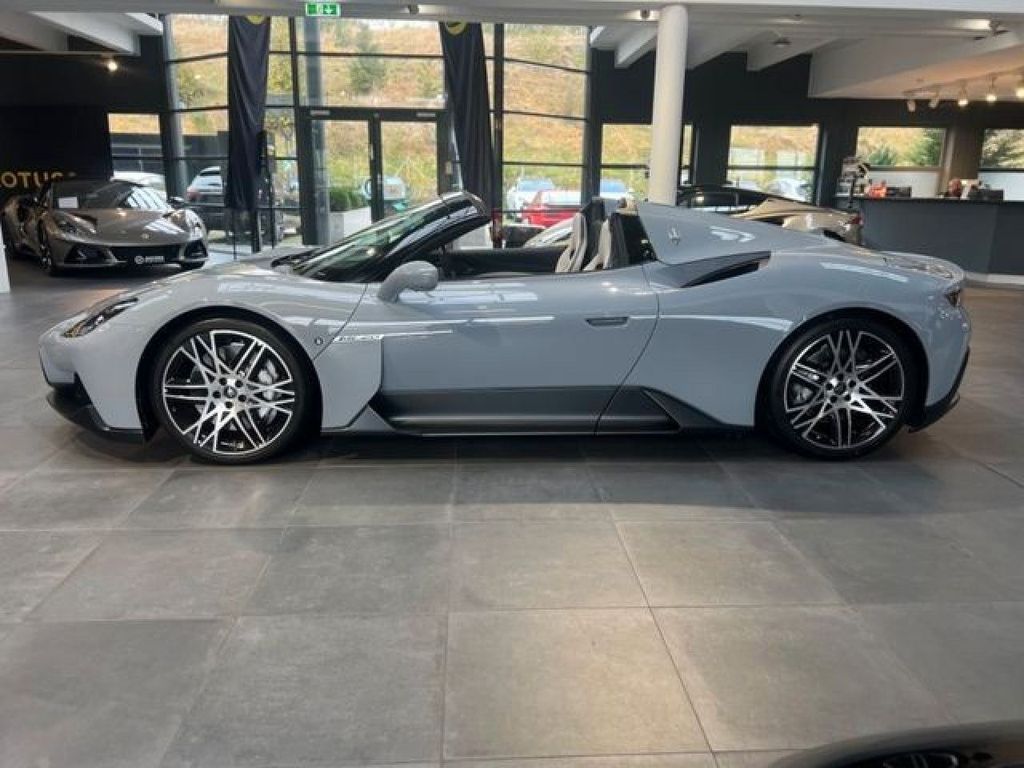 Maserati MC20 2023