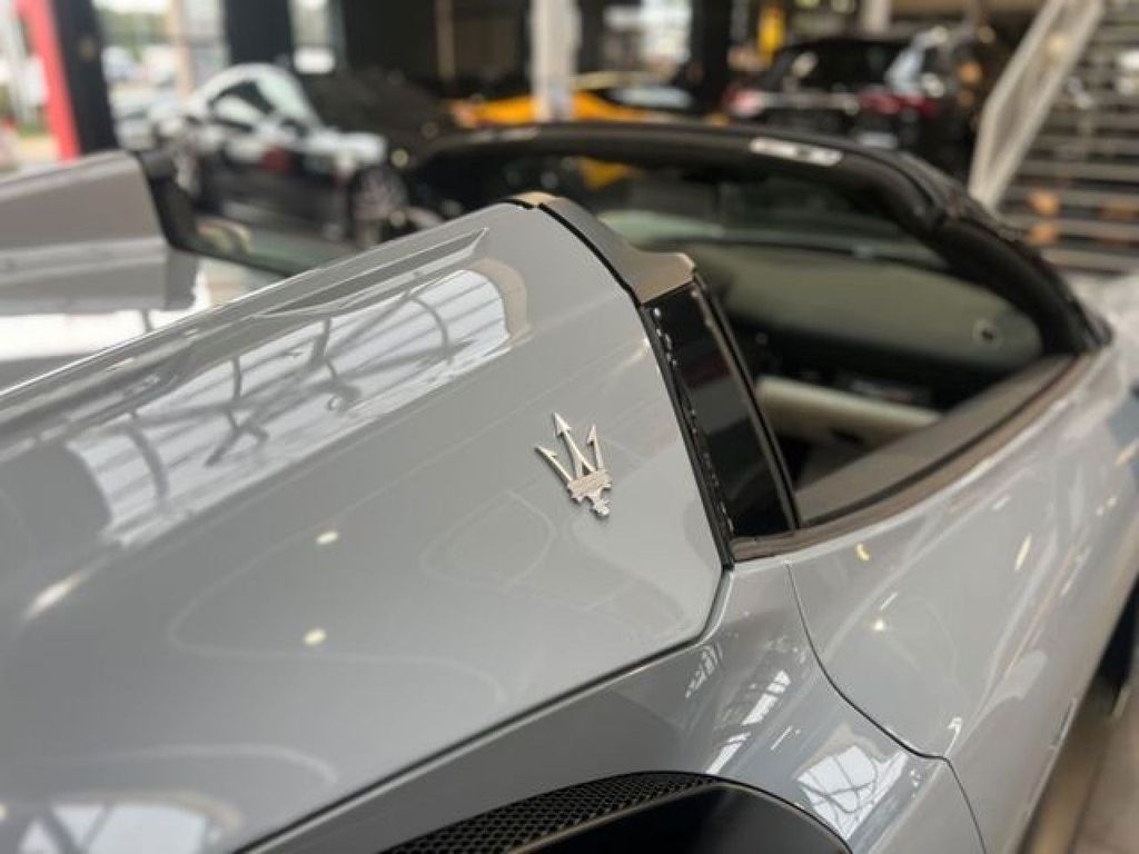 Maserati MC20 2023