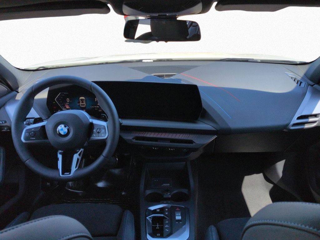 BMW 118 2025