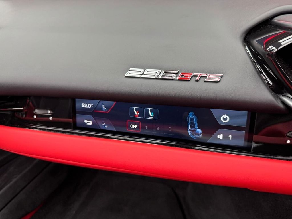 Ferrari 296 GTS 2025