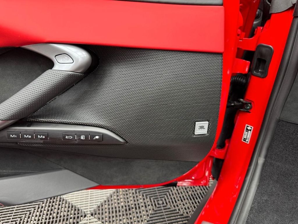 Ferrari 296 GTS 2025