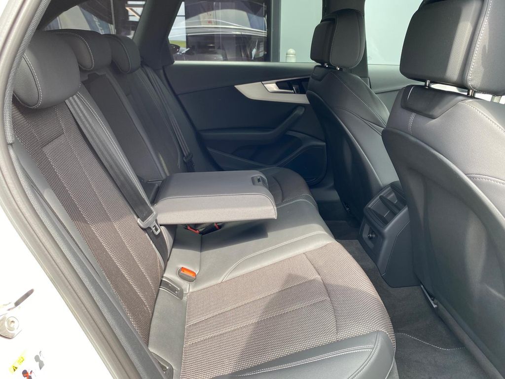 Audi A4 2023