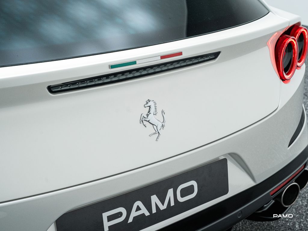 Ferrari GTC4Lusso 2016