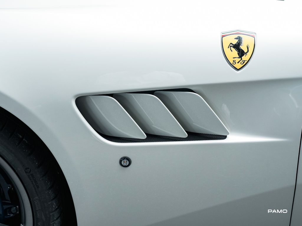 Ferrari GTC4Lusso 2016