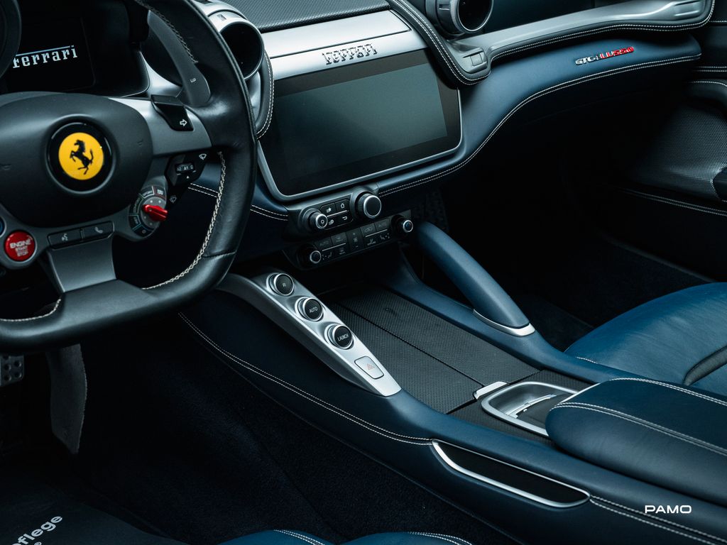 Ferrari GTC4Lusso 2016