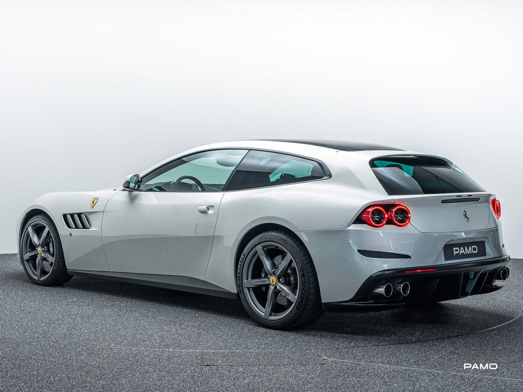 Ferrari GTC4Lusso 2016