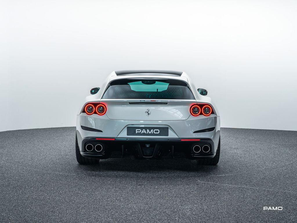 Ferrari GTC4Lusso 2016