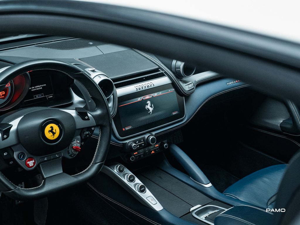 Ferrari GTC4Lusso 2016