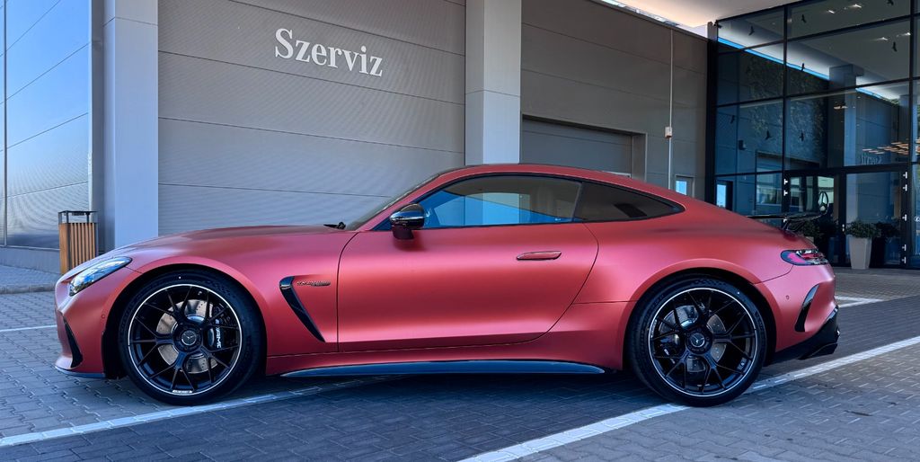 Mercedes-Benz AMG GT 2025