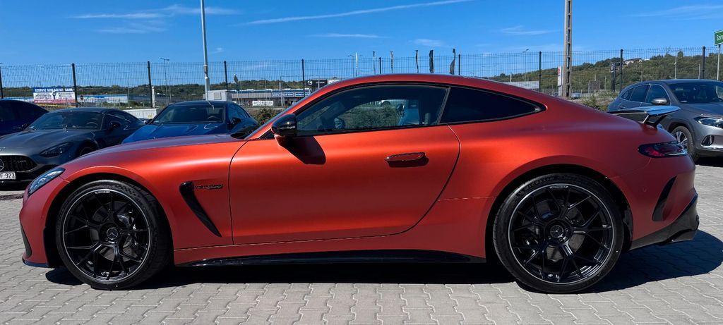 Mercedes-Benz AMG GT 2025