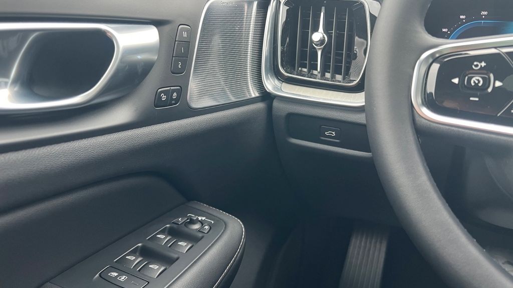 Volvo V60 2023