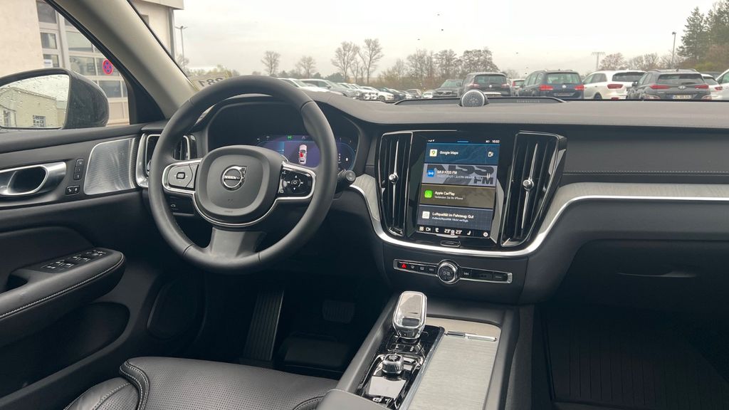 Volvo V60 2023