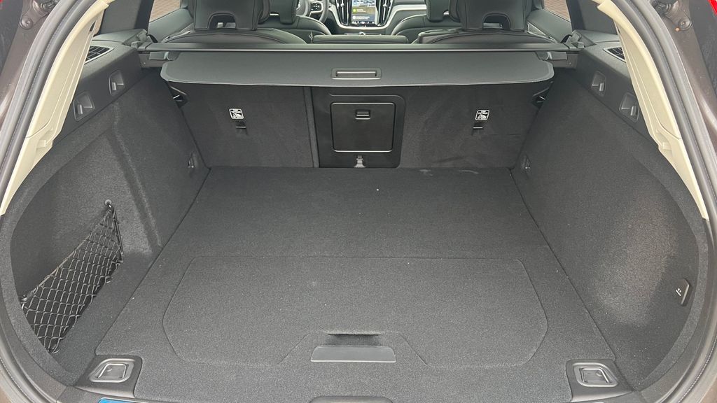 Volvo V60 2023