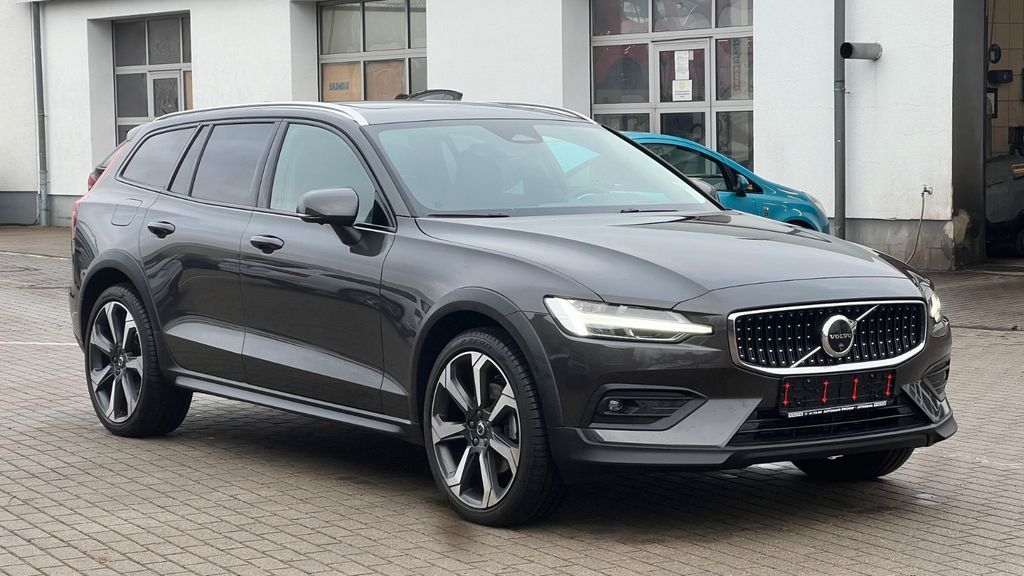 Volvo V60 2023