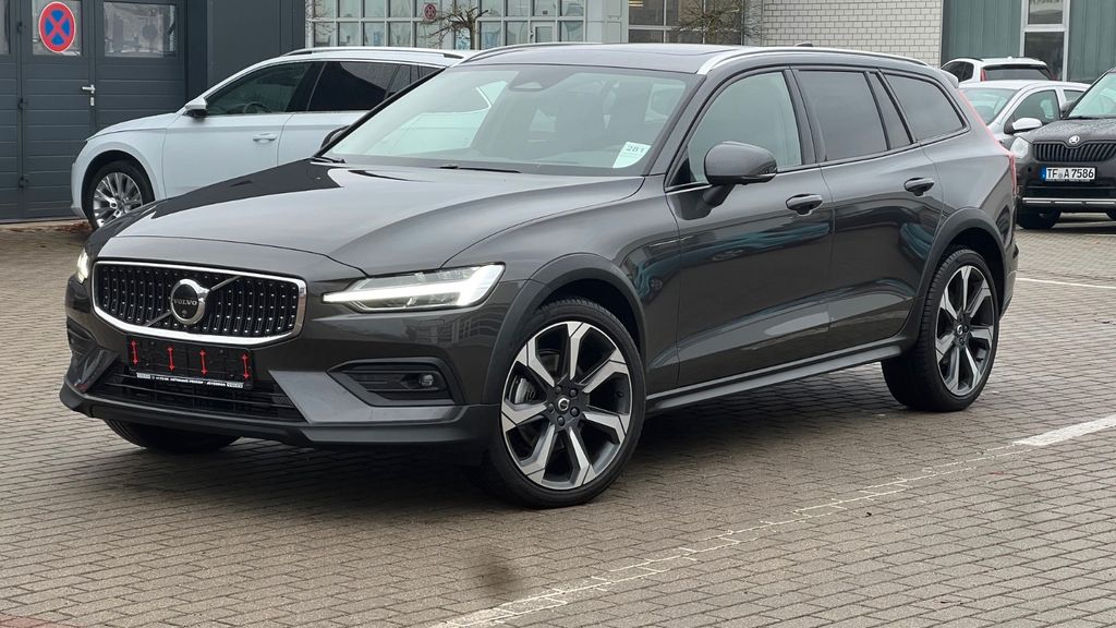 Volvo V60 2023