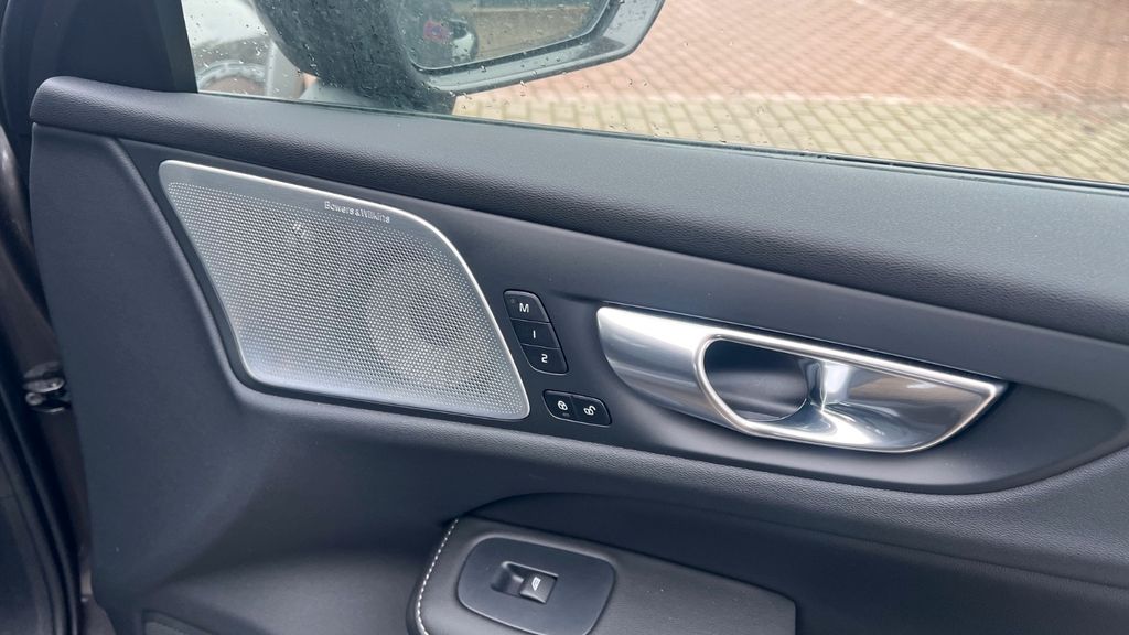 Volvo V60 2023