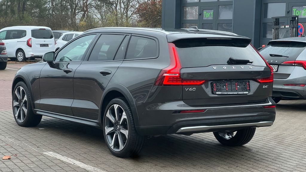 Volvo V60 2023