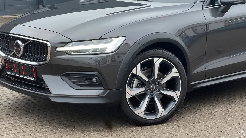 Volvo V60 2023