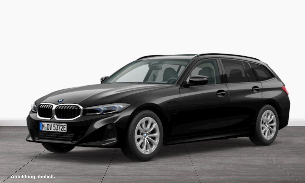 BMW 330 2022