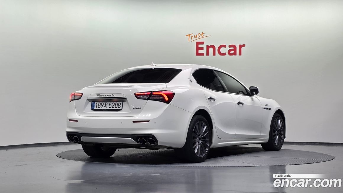 Maserati Ghibli 2022