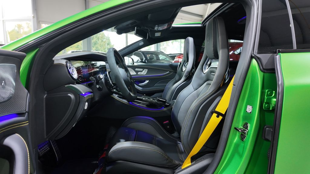 Mercedes-Benz AMG GT S 2025