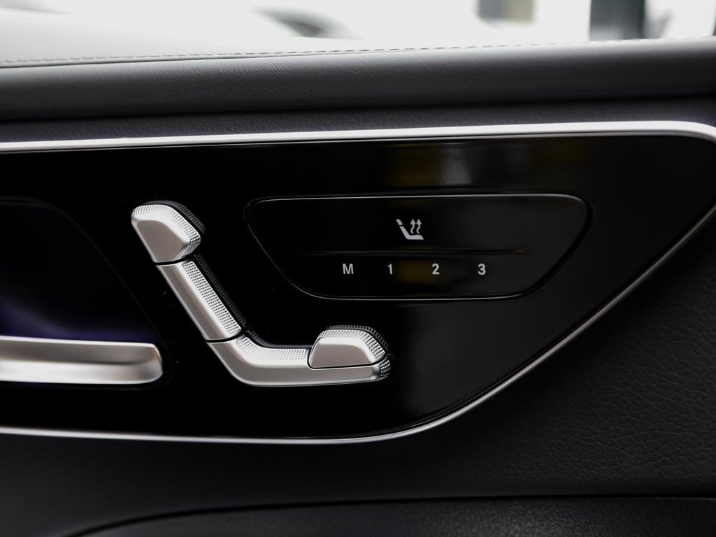 Mercedes-Benz C 220 2025