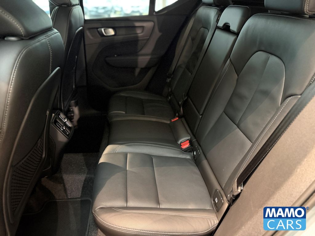 Volvo XC40 2025