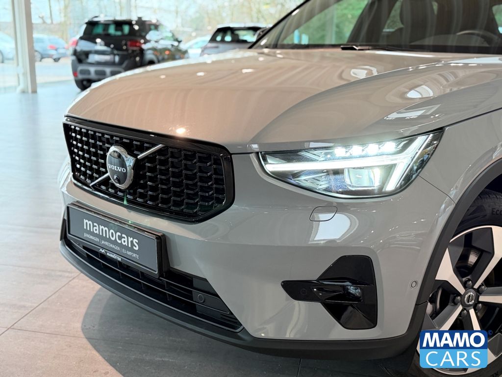 Volvo XC40 2025