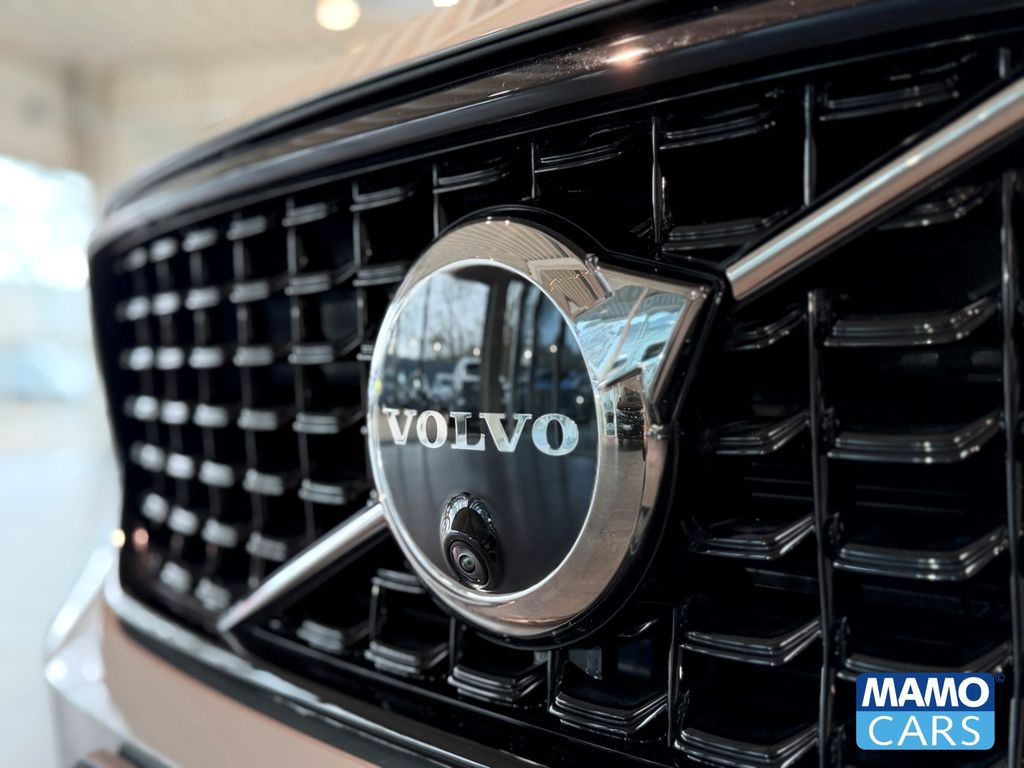 Volvo XC40 2025