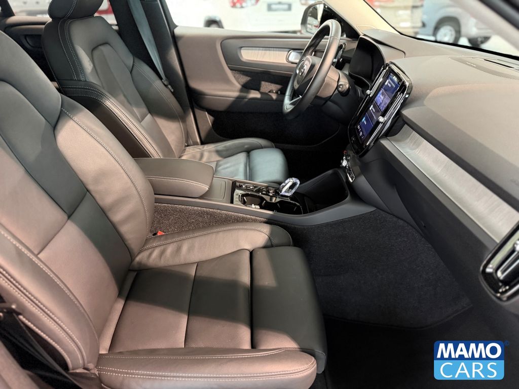 Volvo XC40 2025
