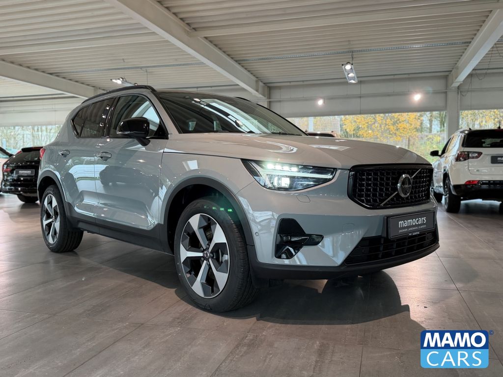 Volvo XC40 2025