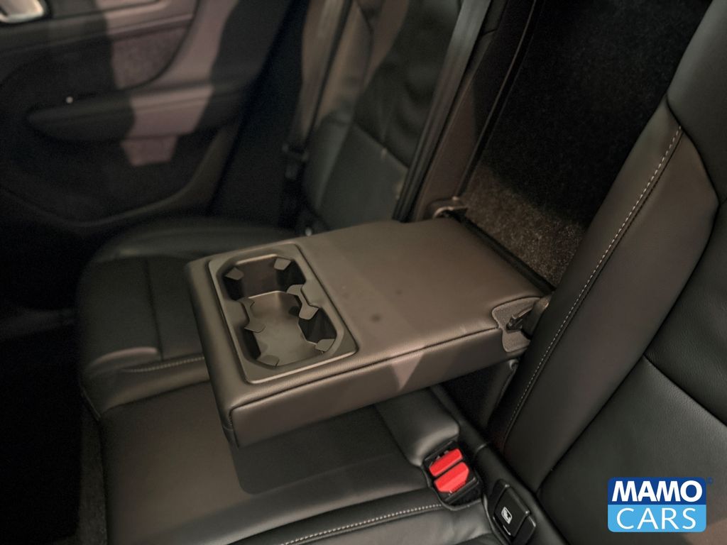 Volvo XC40 2025
