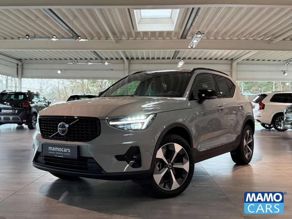 Volvo XC40 2025